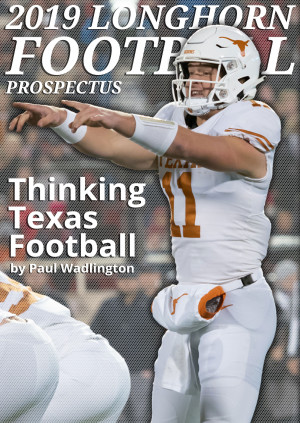 2022 Longhorn Football Prospectus: Thinking Texas Football: Wadlington,  Paul, Gallagher, Will: 9781005631505: : Books