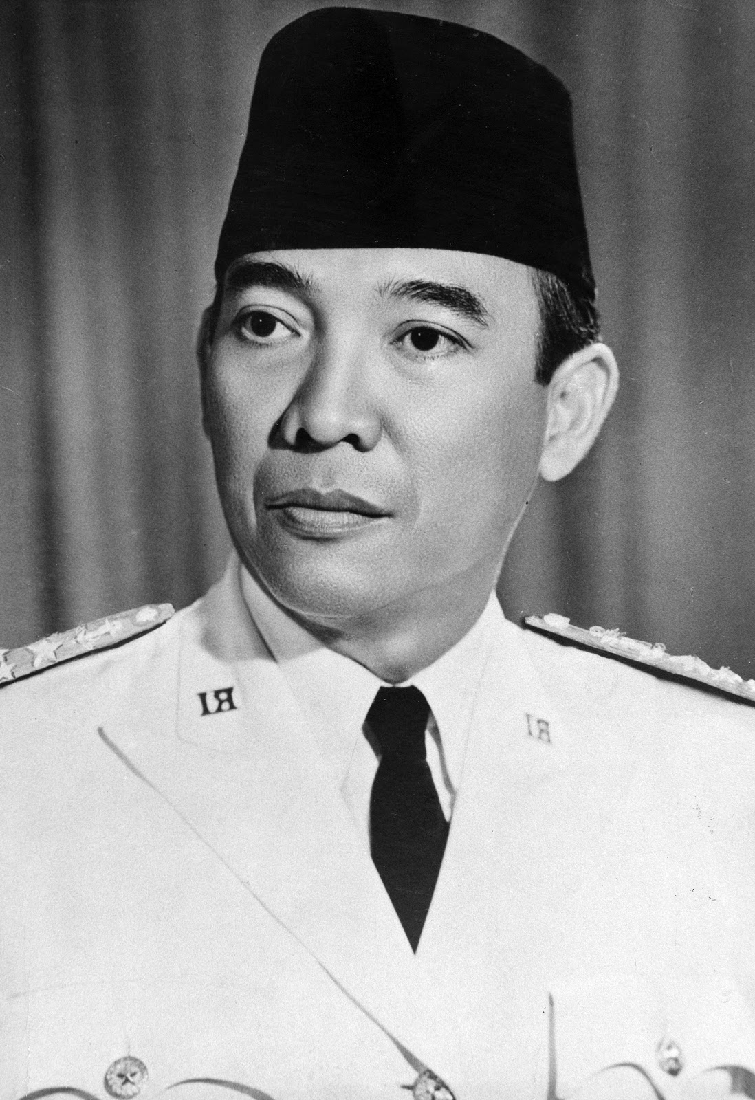 Download 43 Gambar Foto Ir Soekarno Terbaru Gratis